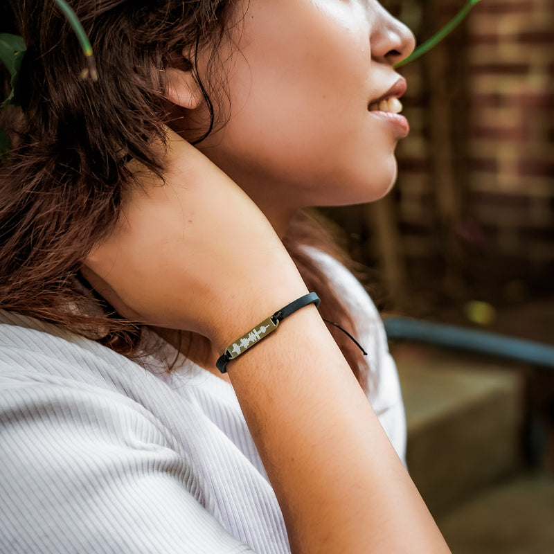 Light Triumphs Over Darkness Bracelet - Unisex